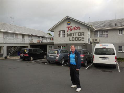 tudor motel hamilton airport